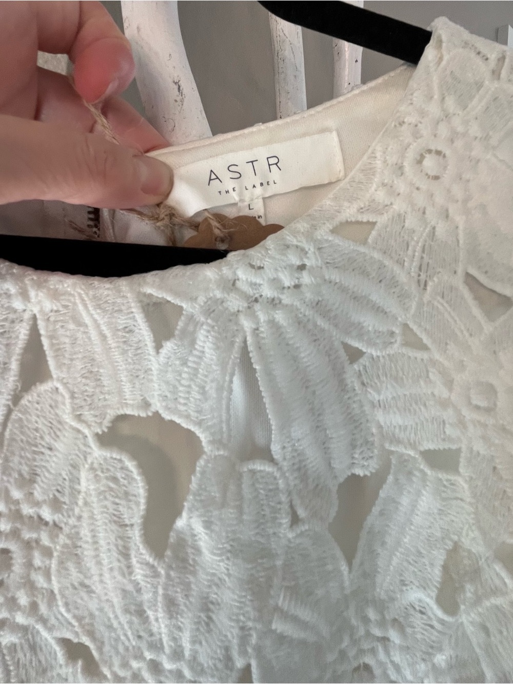 Beautiful Astr White Strapless Floral Lace Dress. Size Large - Picture 2 of 6